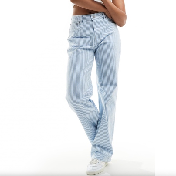 Abercrombie & Fitch Curve Love 90s Relaxed Jean, Blue and White Stripe - Picture 1 of 5